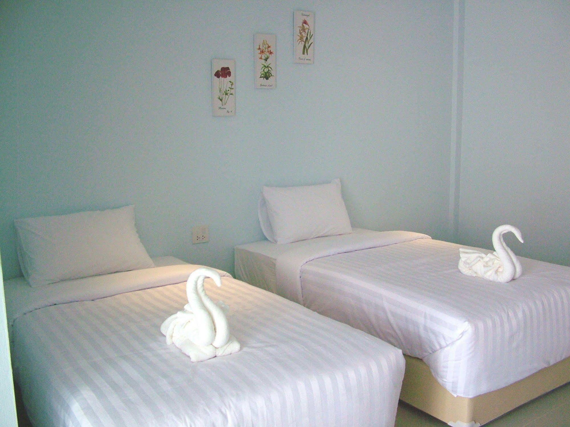 Lake Scene Resort Ratchaburi Ngoại thất bức ảnh