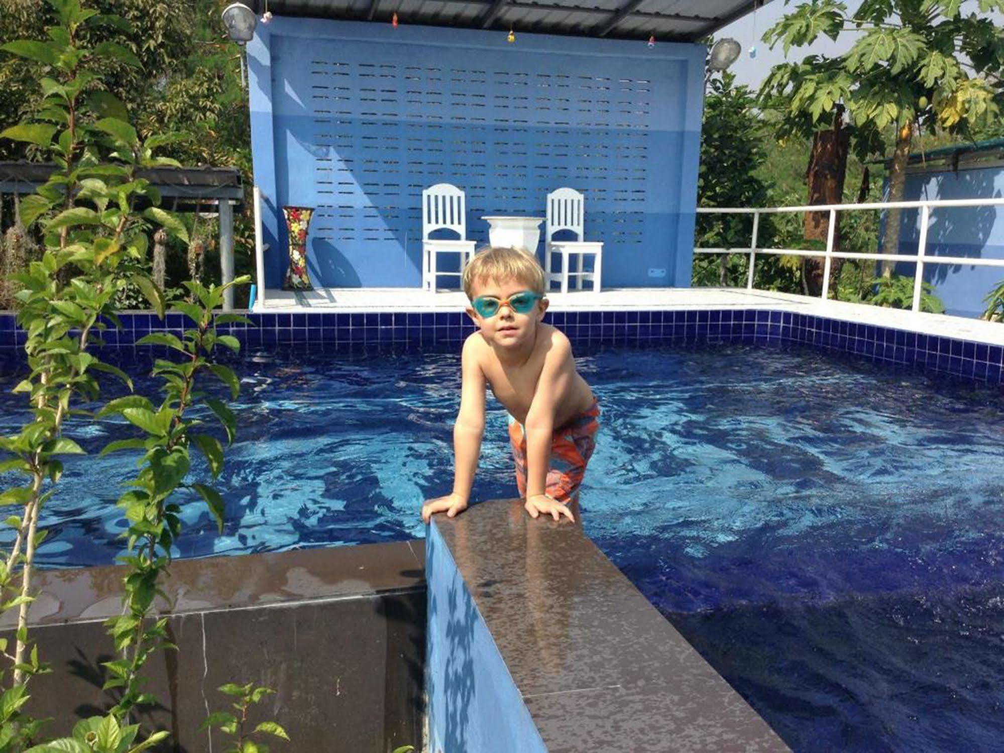 Lake Scene Resort Ratchaburi Ngoại thất bức ảnh